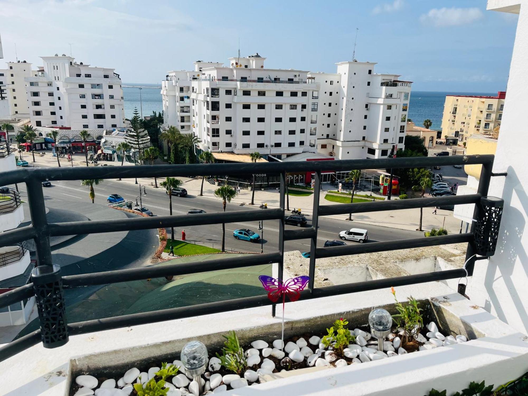 Bright Apartment With Sea View, Few Steps Away From The Tgv Танжер Екстериор снимка